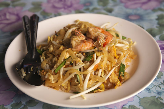 Pad Thai with shrimp