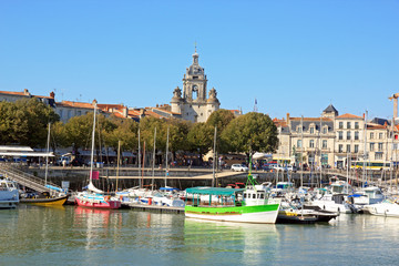 Fototapeta na wymiar La Grosse horloge de La Rochelle, vue de la mer (Charente Maritime France)