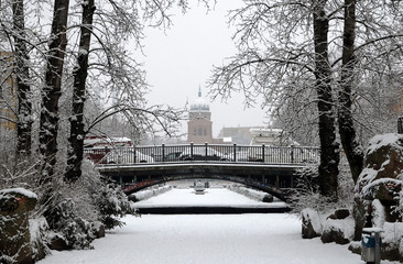 Schnee in Berlin - Engelbecken - Blickrichtung Sankt-Michael-Kirche