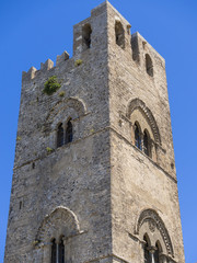 Fototapeta na wymiar Kirchturm, Torre de Re Frederico 2., Bergdorf Erice, Provinz Trapani, Sizilien, Italien