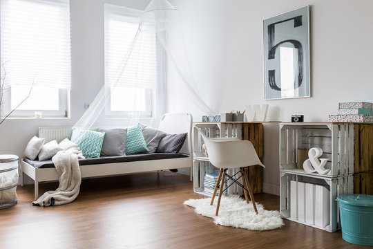This room is so girlish and beautiful