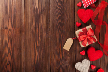 Valentines day background with hearts - obrazy, fototapety, plakaty