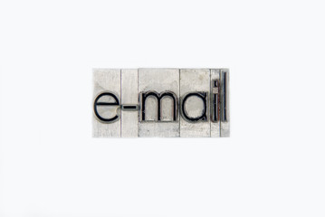 e-mail / caracteres d'imprimerie en plomb 