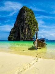 Foto auf Acrylglas Railay Strand, Krabi, Thailand Long tail boat on beach, Thailand