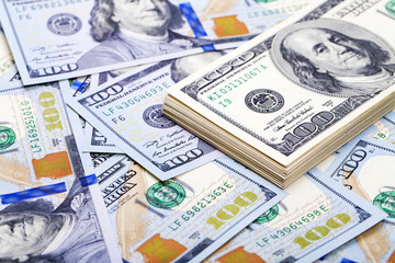 new 100 dollars by close up