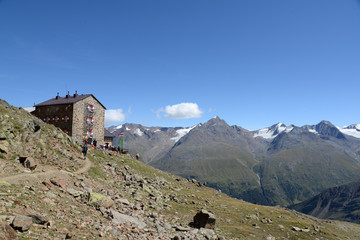Fototapeta na wymiar Breslauer Hütte, Ötztaler Alpen