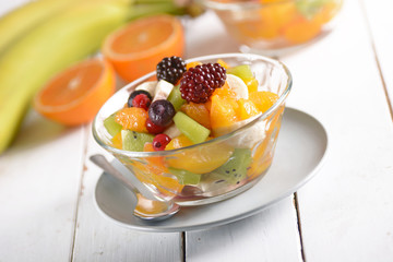 macedonia di frutta assortita