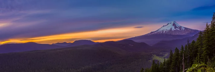 Fotobehang Beautiful Vista of Mount Hood in Oregon, USA © Josemaria Toscano