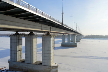 Мост через реку Обь в Барнауле