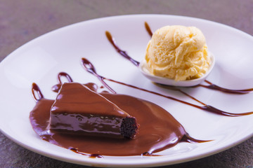 Peitit Gateau with ice cream