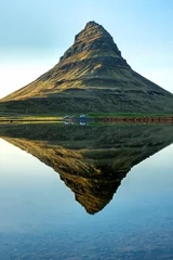 Papier Peint photo autocollant Kirkjufell The famous Mount Kirkjufell in Iceland reflects in a small lake