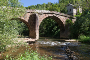 Fototapeta na wymiar Pont Roman de Conques Aveyron