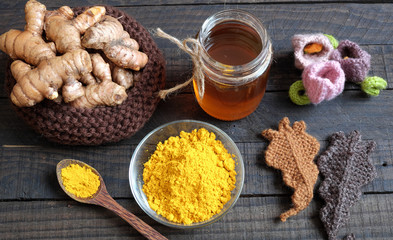 Obraz na płótnie Canvas Turmeric powder, honey, healthy food, cosmetic