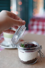 Чизкейк в стеклянной банке