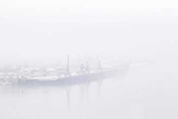 Корабельный док в тумане зимой, Нижний Новгород, Стрелка.
