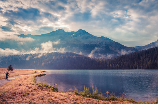 Bicycle path around Champfer lake