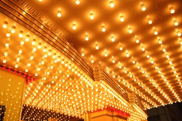 Foto auf Acrylglas Theater Theatereingangs-Festzeltbeleuchtung