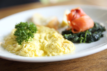 Scrambled eggs with smoked salmon