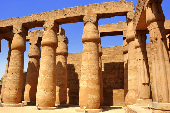 Säulen des Amun Tempels - Vorhof (Äthiopischer Hof)