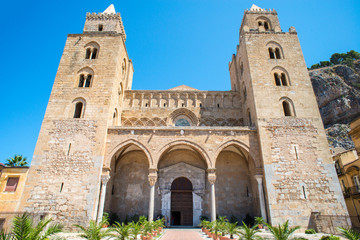 Fototapeta na wymiar Old church cefalù - Sicily