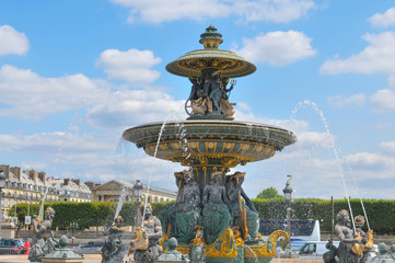 Fototapeta na wymiar Old fountain in Concorde, Paris