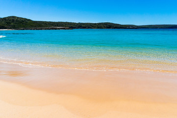 Fototapeta na wymiar Pristine beach with clear water