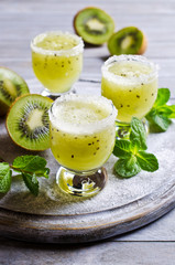 Cocktail with kiwi and mint