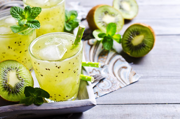 Cocktail with kiwi and mint