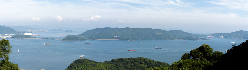 太華山から見た笠戸島と停泊するタンカー郡