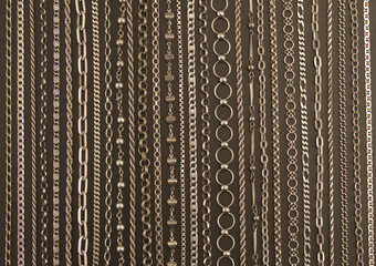 line pattern with clos up old silver chains on black background - 101183219
