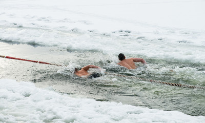 Ice swimming, swimming competitions in the winter outdoors at a