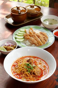 Curried noodles soup with chicken, Chiang Mai noodles