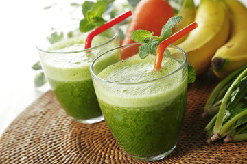 グリーンスムージー　Green Smoothie