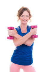 frau stärkt ihre armmuskulatur mit bodybuilding