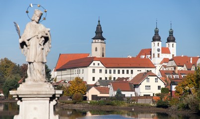 Fototapeta na wymiar Telc or Teltsch town with statue of st. John of Nepomuk