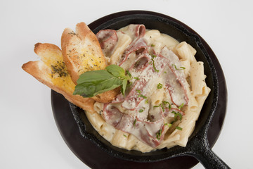rigatoni with bacon and parmesan cheese