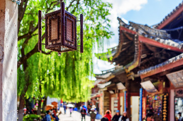 Fototapeta na wymiar Traditional Chinese street lamp at the Old Town of Lijiang