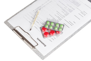 Anamnesebogen in dem Klemmbrett