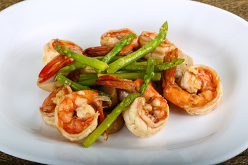 Shrimp and asparagus