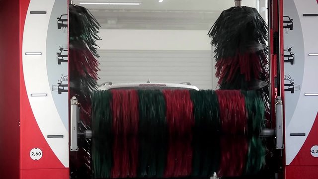 Auto in der Waschanlage