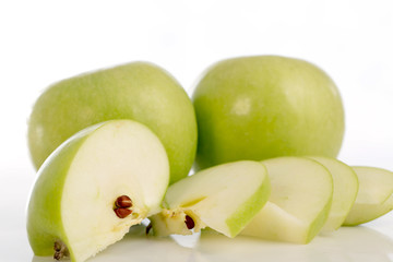 Fototapeta na wymiar Green apple, isolated on white background,selectice focus