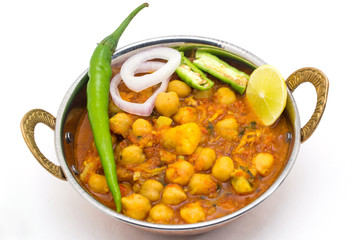 Chana Masala - An Indian spicy vegetarian dish for lunch and din