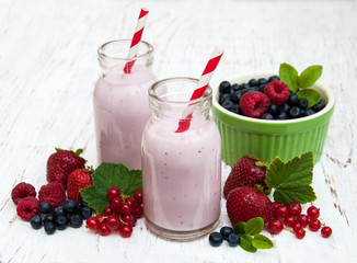Yogurt with fresh berries