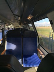Im Zug durchs Land 
