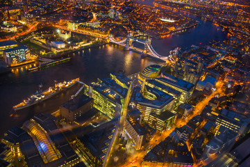 Obraz premium LONDON, UK - JANUARY 27, 2015: London panorama at sunset