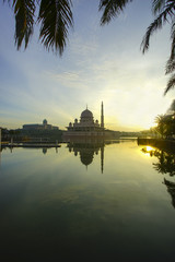 Fototapeta premium Beautiful reflection of Putra Mosque in the lake during awesome