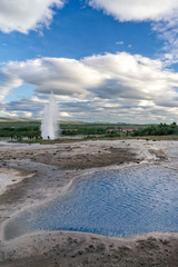Fototapeta premium Vertical view of famous Icelandic geyser Strokkur.