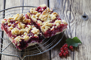 Red currant pie