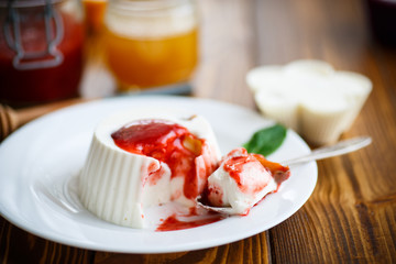 curd jelly with fruit filling 