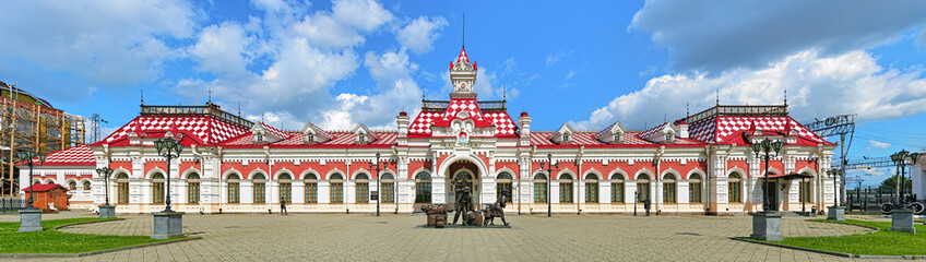Naklejka na ściany i meble Old railway station building in Yekaterinburg, Russia